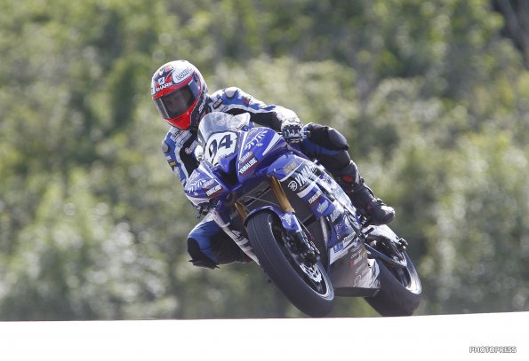DIJON  FSBK  2012
6 ème manche du Championnat de France Superbike
14 & 15 Juillet 2012
© PHOTOPRESS
Tel: 04 93 37 95 96
info@photopress.fr
