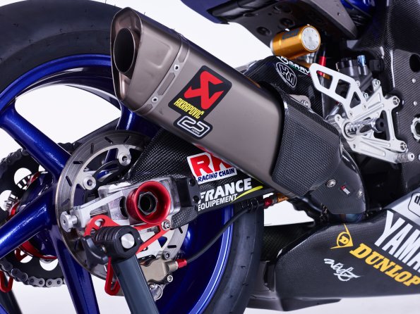 2016_EWC_GMT94_Official_YZF-R1 19